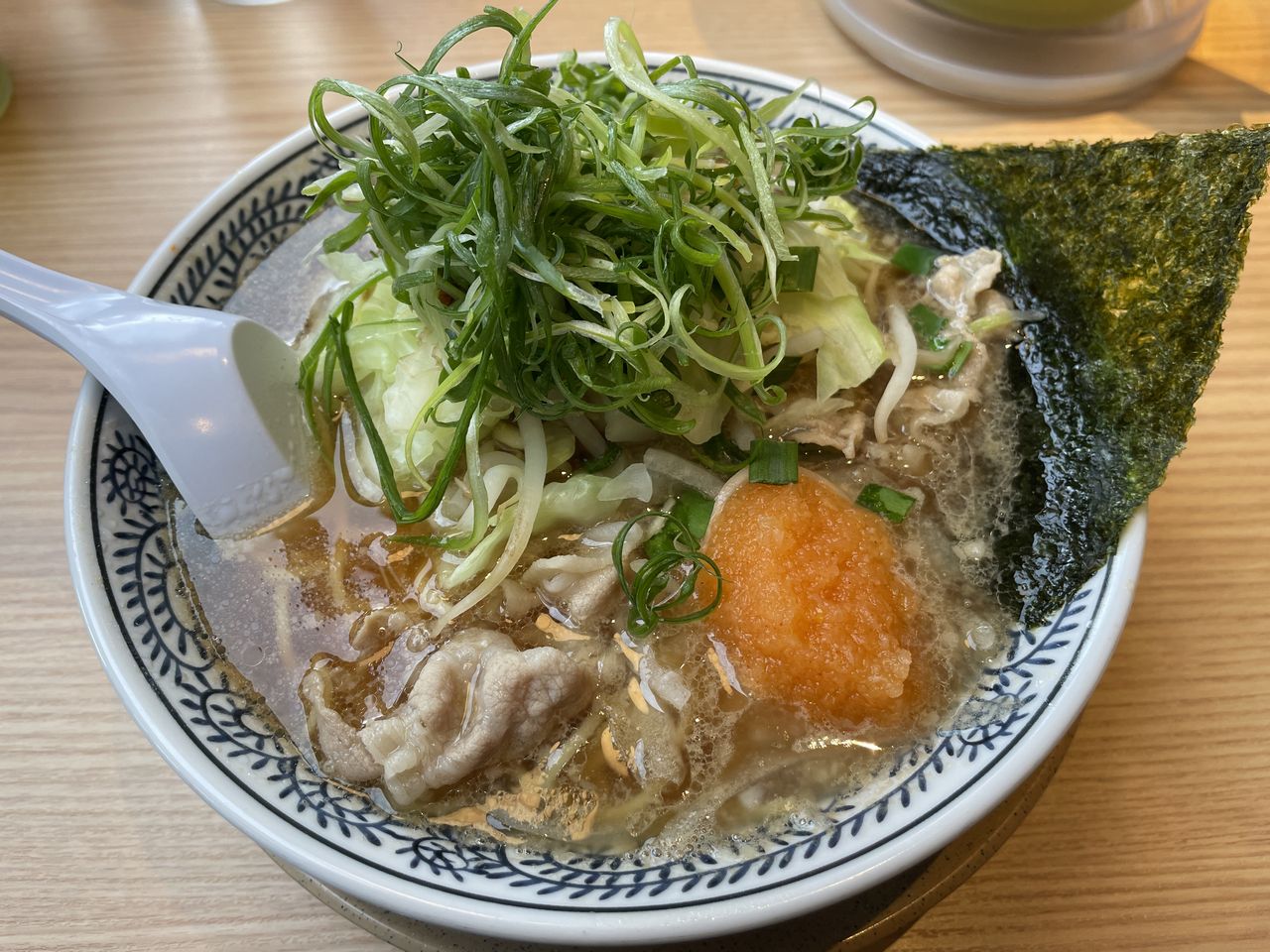 外食で丸源ラーメン 熟成醤油 野菜肉そばで糖質50％オフ麺に変更のレビュー