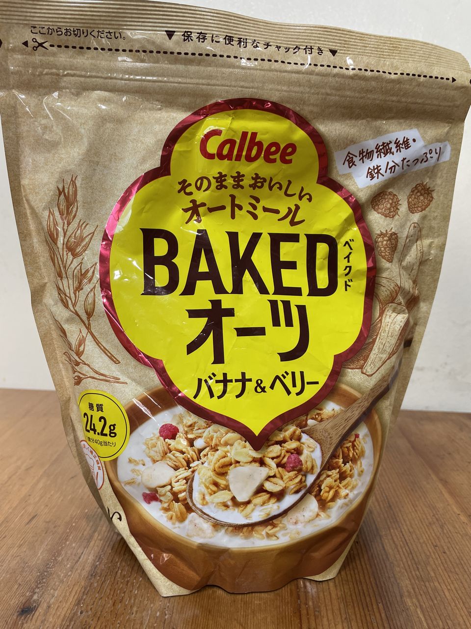 カルビーのそのままおいしいオートミール BAKEDオーツ バナナ＆ベリー 400g