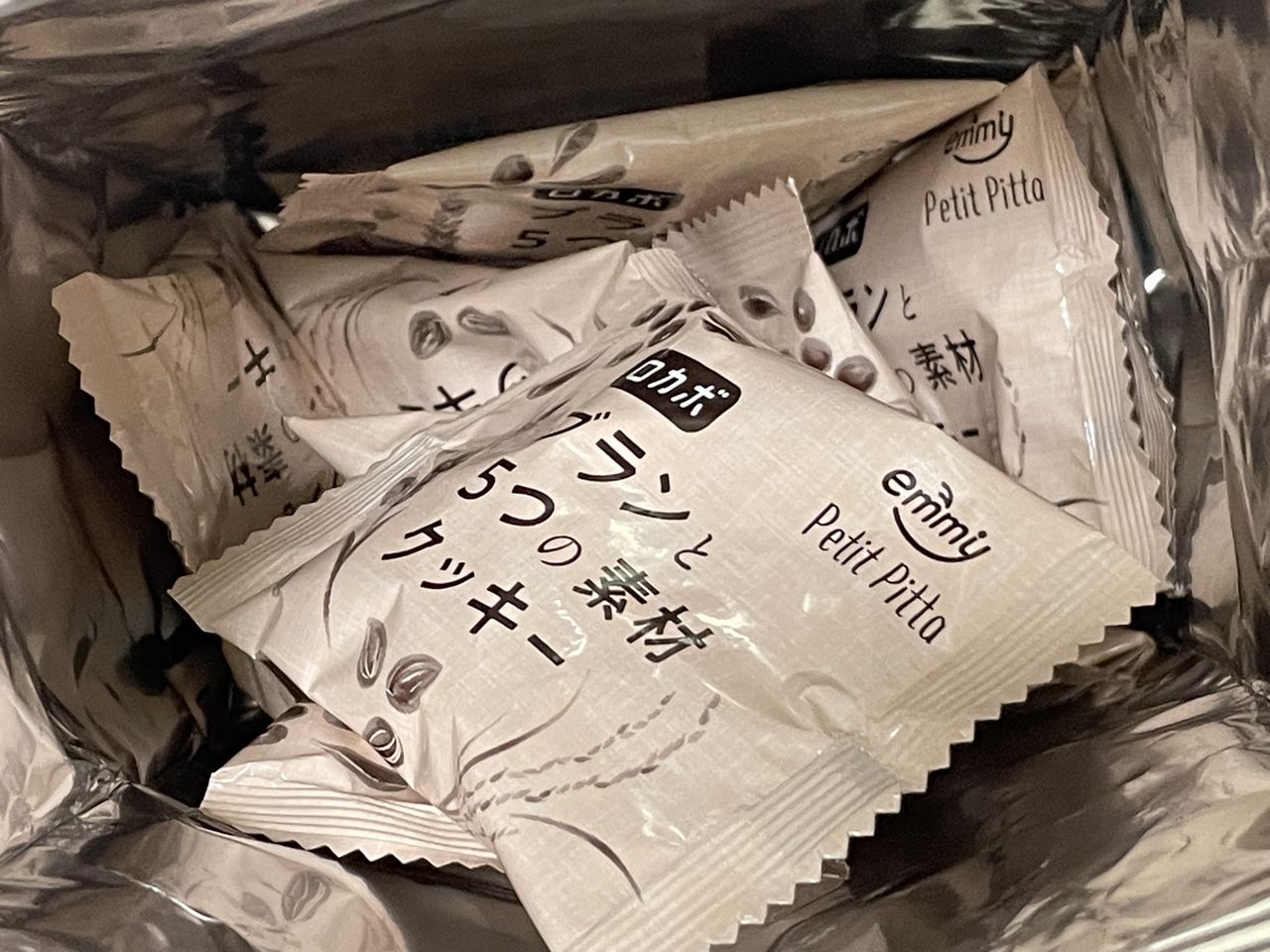 正栄デリシィ ロカボ ブランと5つの素材クッキーの個包装