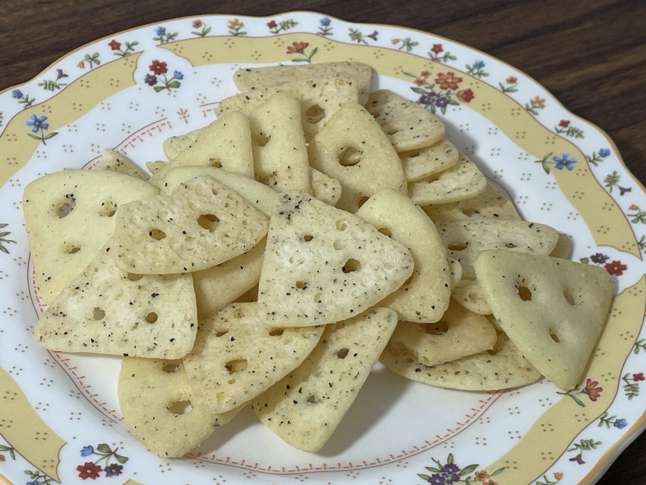 グリコ 糖質オフ チーザ Wチーズの黒胡椒仕立てのレビュー