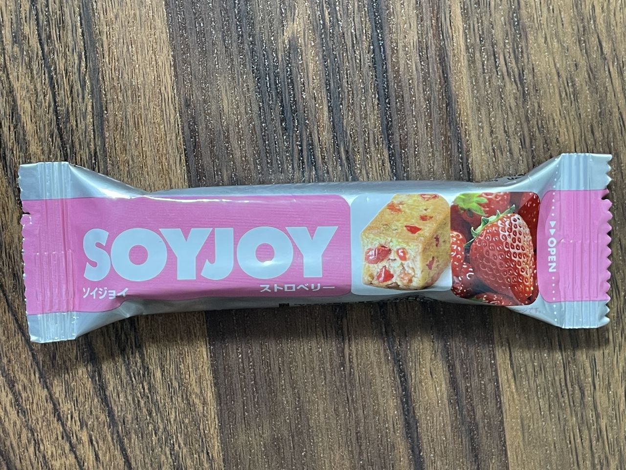 大塚製薬のSOYJOY ストロベリー 30g