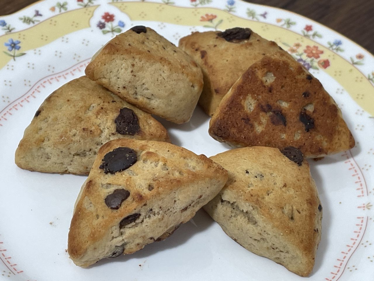 エスセレクト ひとくちチョコチップスコーンのレビュー