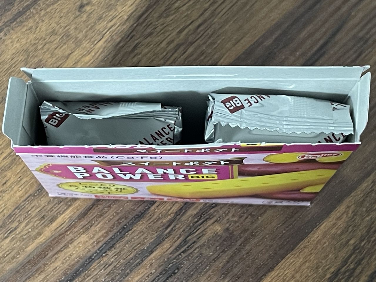 ヘルシークラブ バランスパワービッグ スイートポテトの箱を開けたところ
